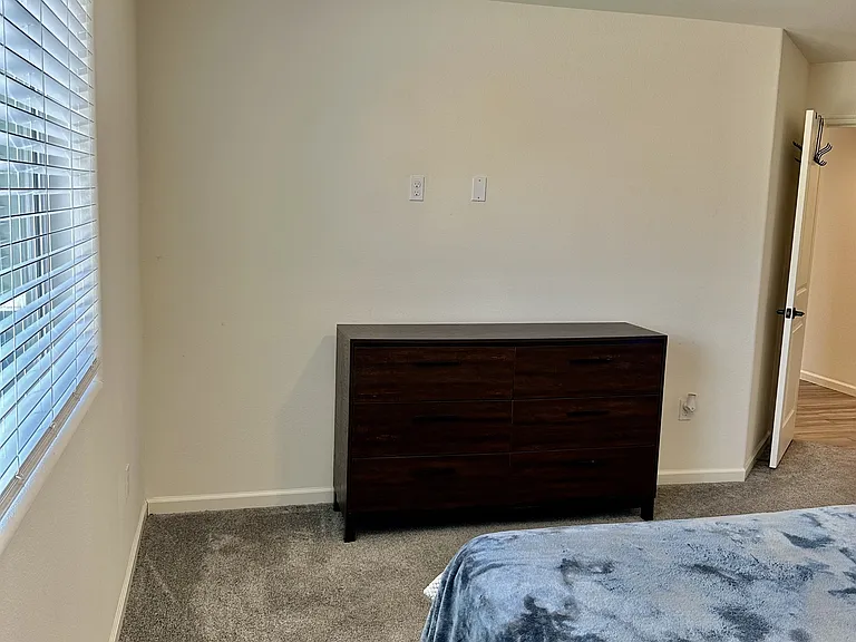 677 Country Pl — Photo 39