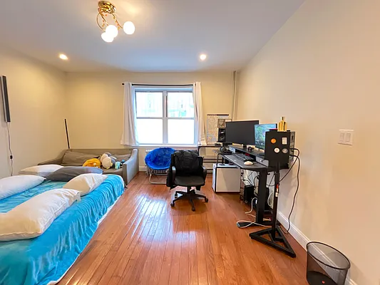 Rented by Highline Residential | media 7