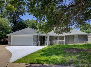 1304 N Ironwood Ave, Broken Arrow, OK 74012