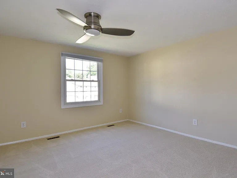 4037 Broadwire Dr — Photo 10