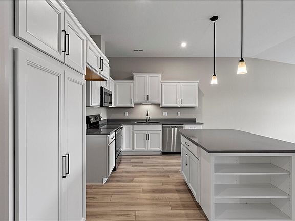 5th image of 644 Foxhill Dr #9-303