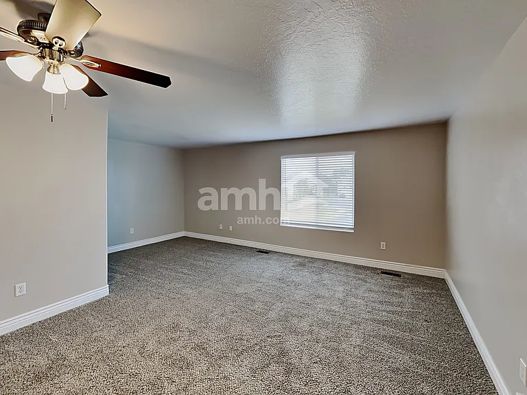 1460 S Heather Ln — Photo 9