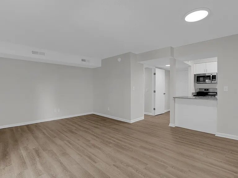 Capri Apartments — Photo 11