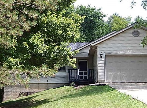 1st image of 938 Country Club Dr