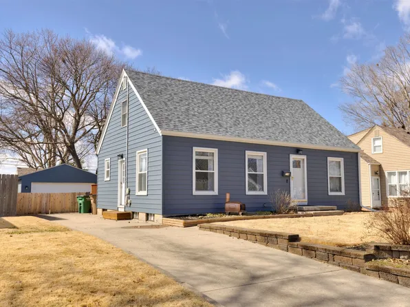 716 11th St, West Des Moines, IA 50265