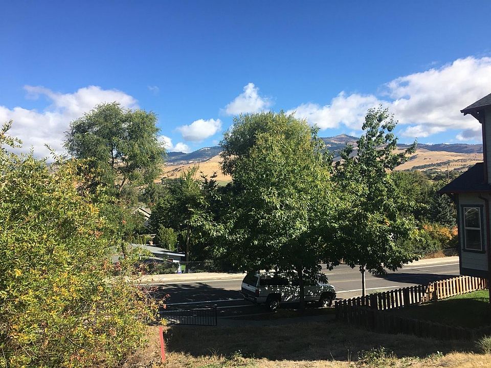 1st image of 445 Park Ridge Pl