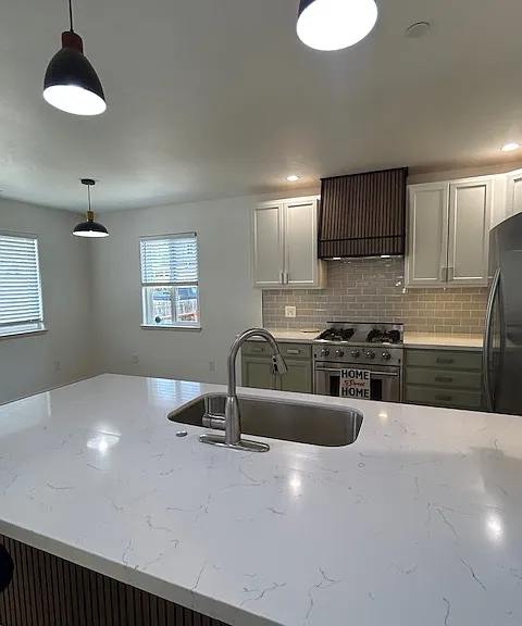 769 Upham St — Photo 10