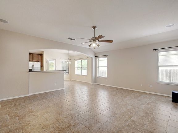4th image of 275 Shadow Creek Blvd