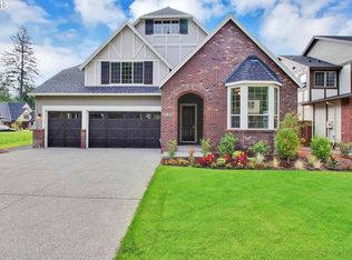 9830 SE Nicholas Dr, Happy Valley, OR 97086