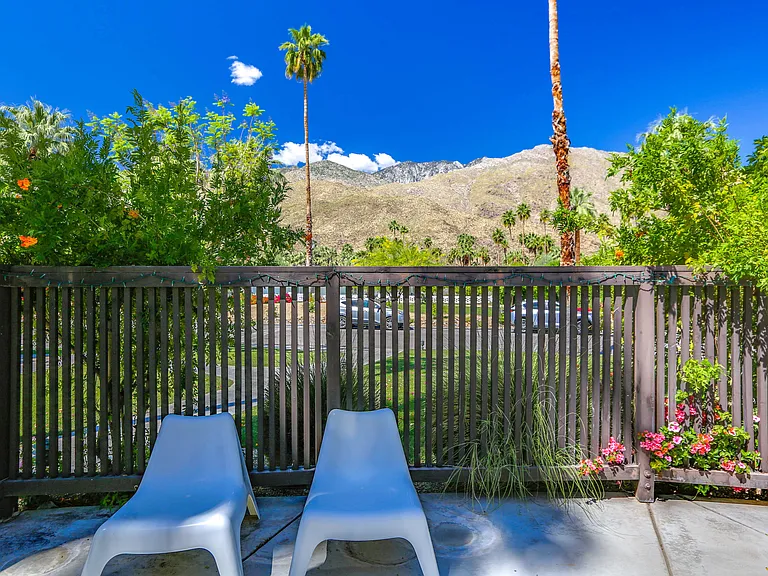 1434 S Camino Real — Photo 32