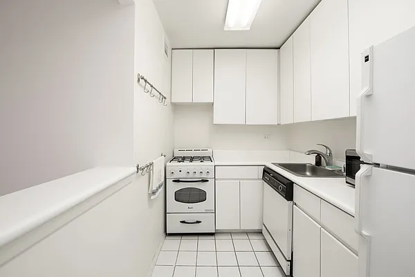 Rented by Gala West Realty LTD | media 11