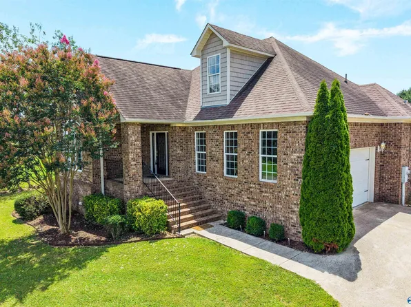 17043 Cliff Dr, Athens, AL 35613