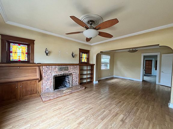 2nd image of 4586-4588 34th St #4586