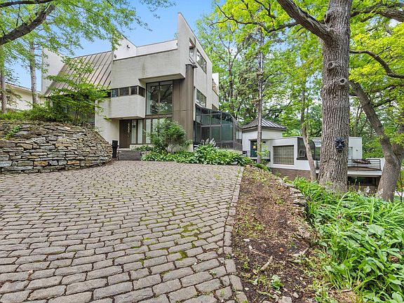 4th image of 4200 Poplar Dr