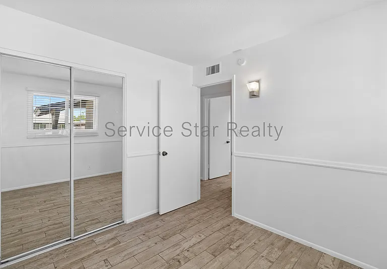 923 E Wesleyan Dr — Photo 16