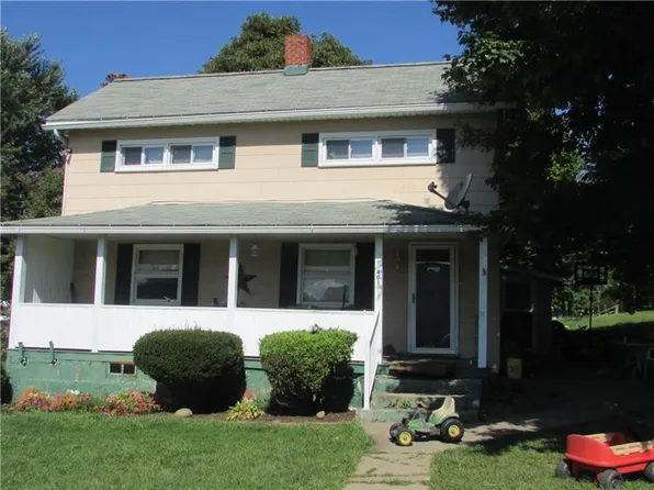 401 Monarch Rd, Dunbar, PA 15431