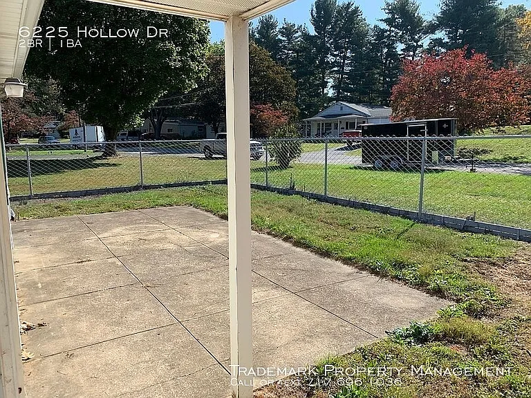6225 Hollow Dr — Photo 12