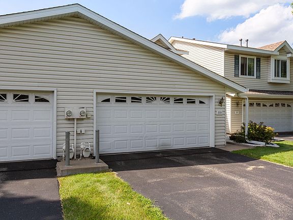 2nd image of 233 96th Ln NE