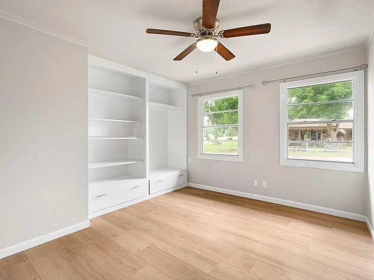 1700 W 7th St — Photo 27