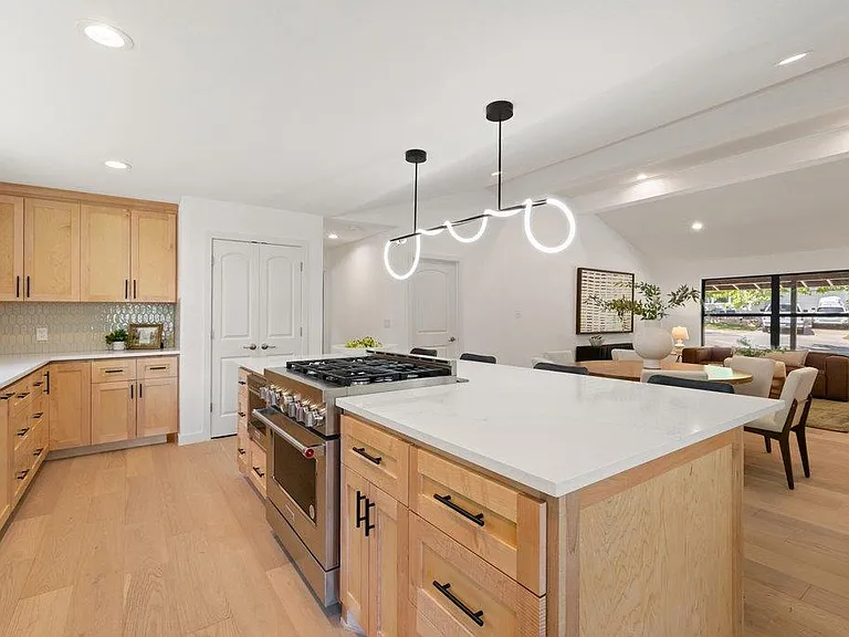2503 Rockingham Dr — Photo 16