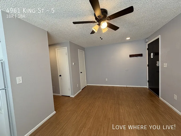 4961 King St #5 — Photo 3