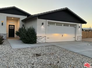 12207 Snapping Turtle Rd, Apple Valley, CA 92308