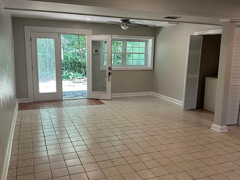 2209 Gibbs Dr — Photo 3