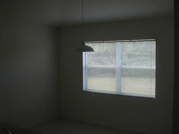 5th image of 2271 SE Braddock St