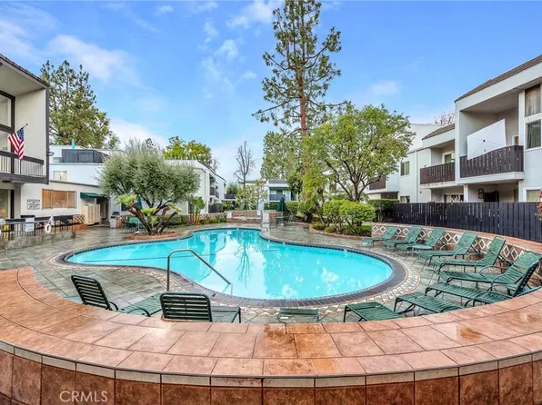 18645 Hatteras St Unit 305, Tarzana, CA 91356