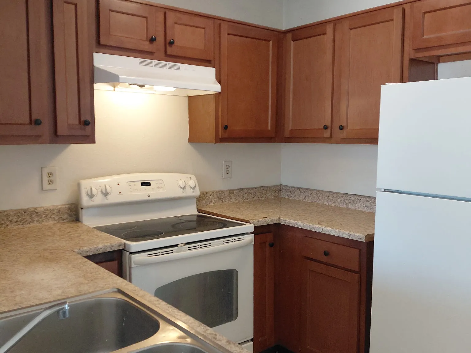 3 bed, 800 sqft, $1,499 — Photo 3
