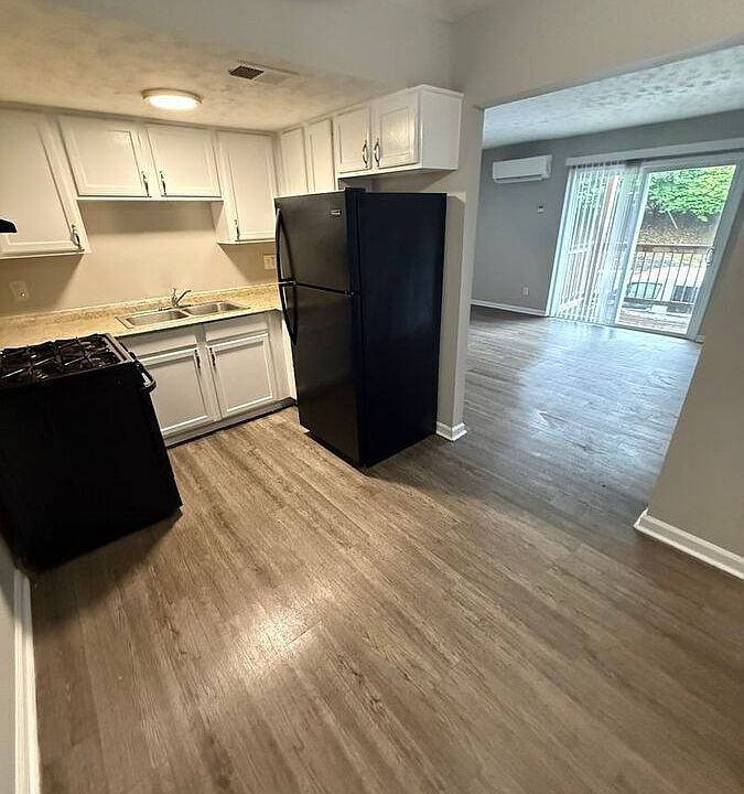 1st image of 2066 Fairmont Ct #7
