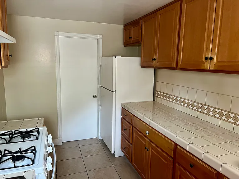 8328 Golden Ave — Photo 3