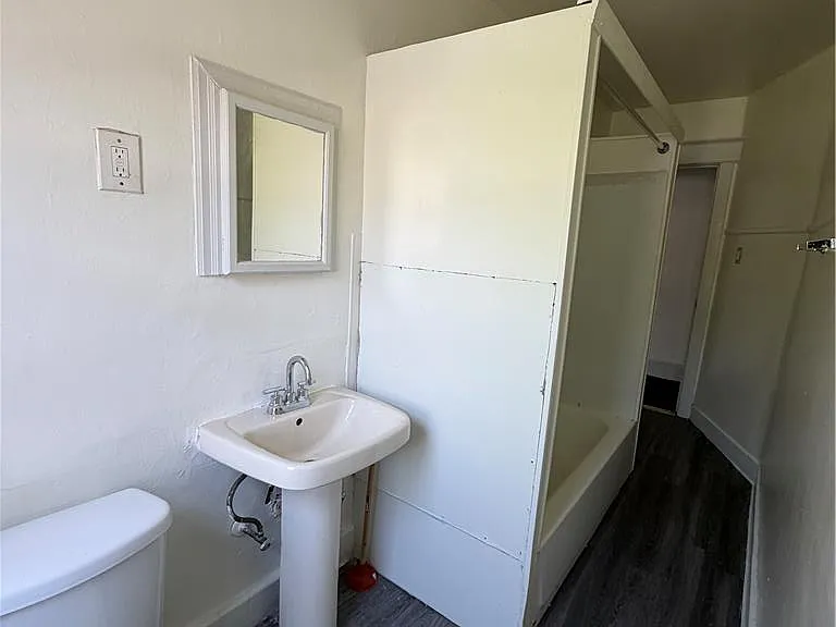408 W Washington St #2W — Photo 11