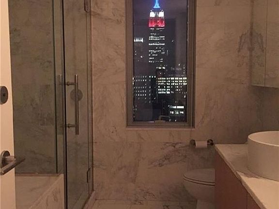 4th image of 18 W 48th St APT 26C