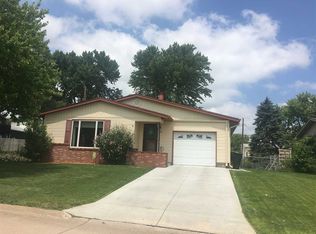 6 E 36th St, Kearney, NE 68847