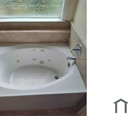 6 bed, 3000 sqft, $3,195 — Photo 3