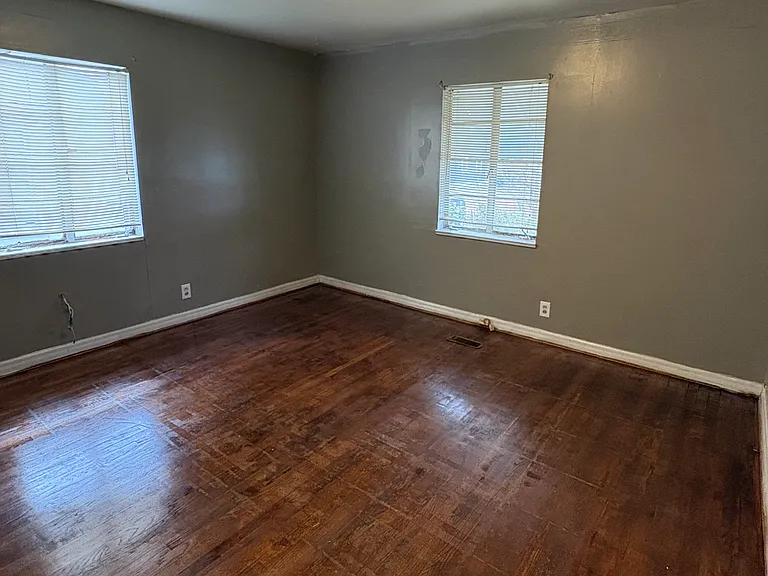 5513 Avenue P — Photo 18