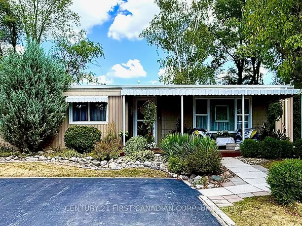 29 Maple Grove Ct, South Huron, ON N0M 1T0