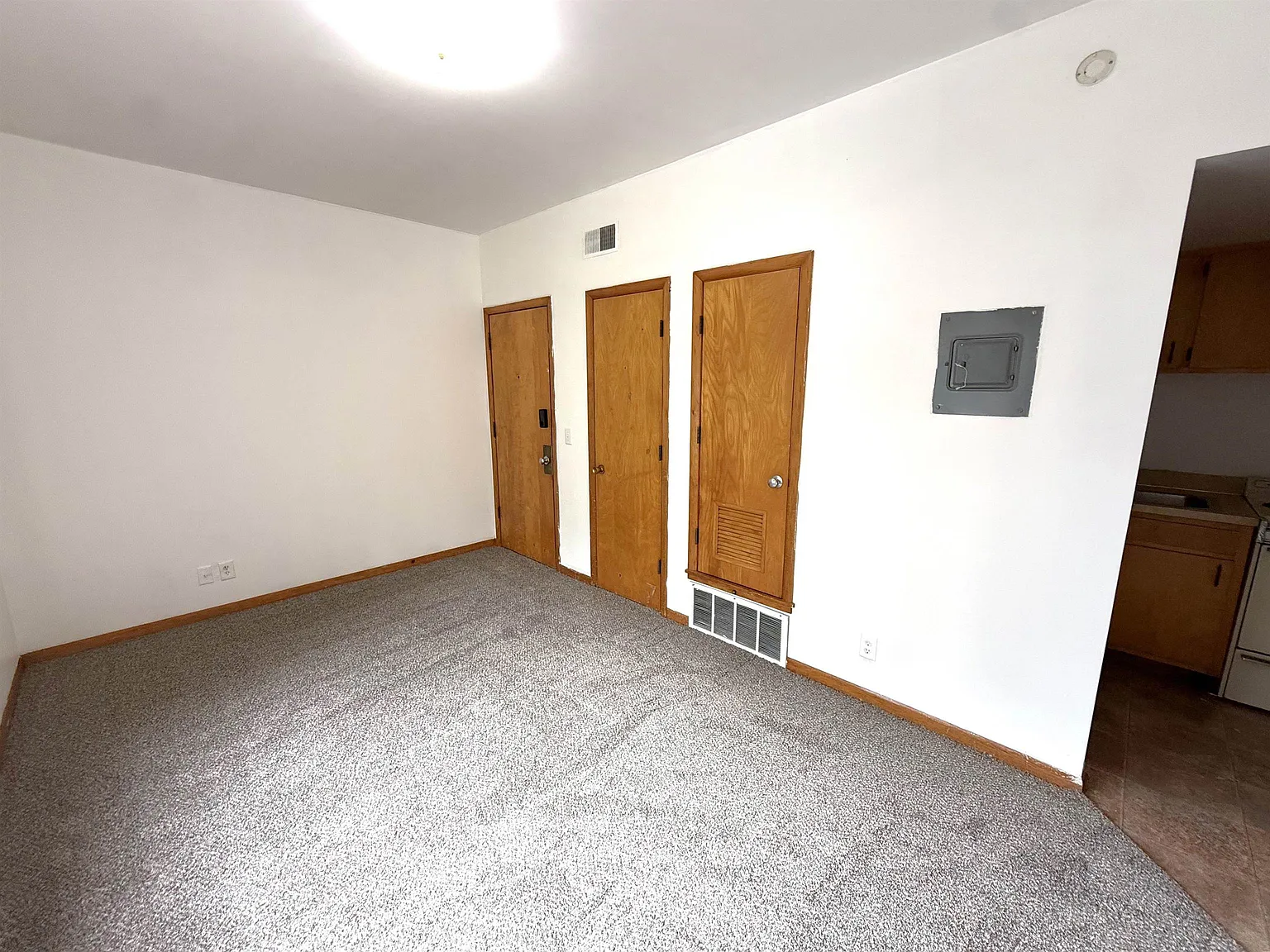 1 bed, 1.0 bath, 600 sqft, $800 — Photo 2