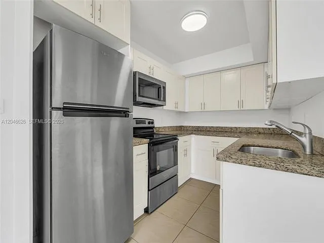 15560 SW 104th Ter #6112 — Photo 5
