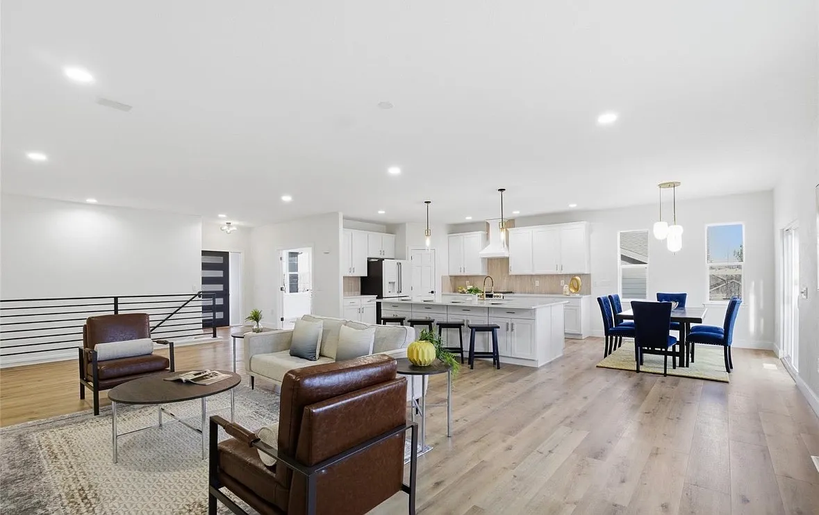 4 bed, 5380 sqft, $4,500 — Photo 3