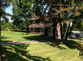 470 Moon Clinton Rd, Coraopolis, PA 15108