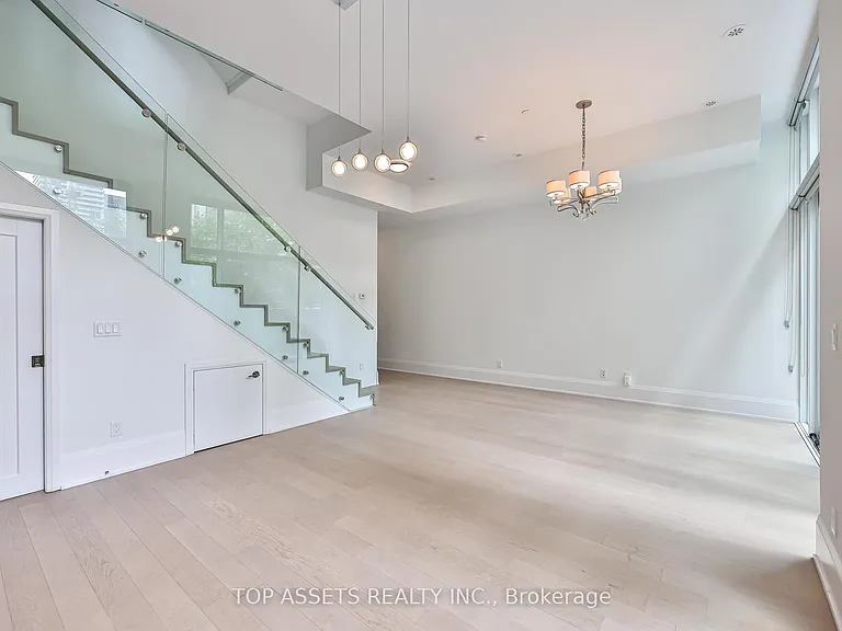 101 Erskine Ave #Townhouse 10 — Photo 17