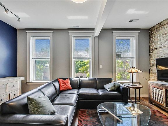 3rd image of 2038 W Homer St #2