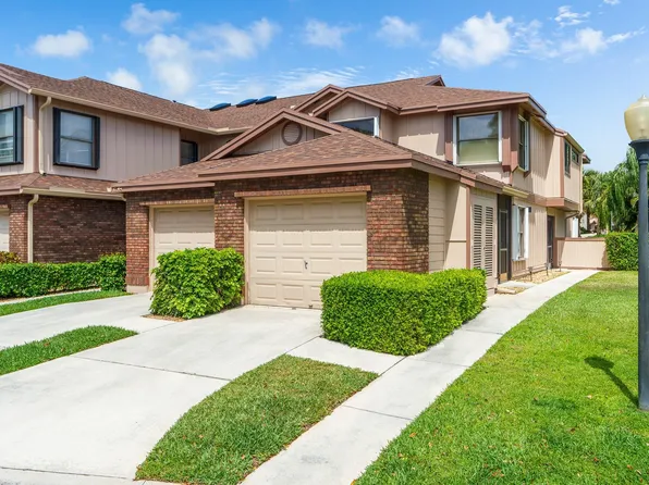 900 Crosswinds Drive #D2, Greenacres, FL 33413