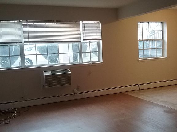 5th image of 7 On The Grn APT 3