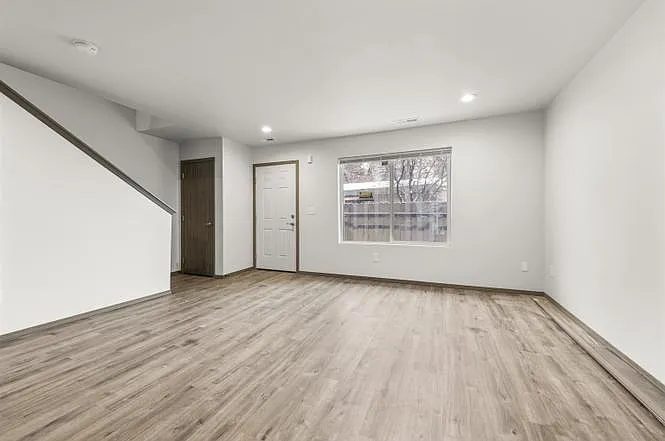 4331 E 8th Ave — Photo 15
