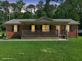 945 McKellar Dr, Tullahoma, TN 37388