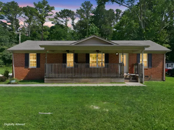 945 McKellar Dr, Tullahoma, TN 37388