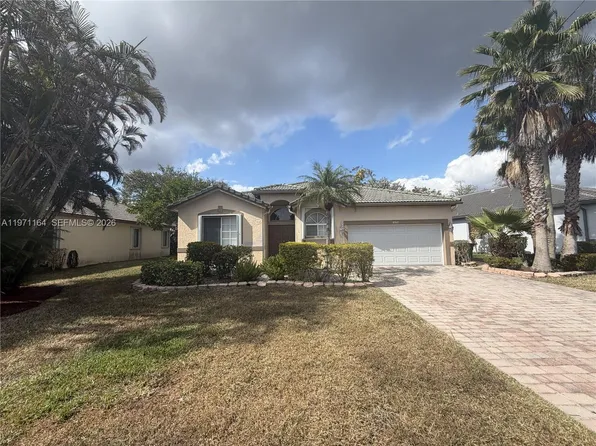 8763 NW 76th Dr, Fort Lauderdale, FL 33321